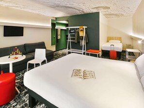Standard Room, Multiple Beds | Desk, soundproofing, free WiFi