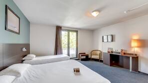 Bureau, chambres insonorisées, Wi-Fi gratuit