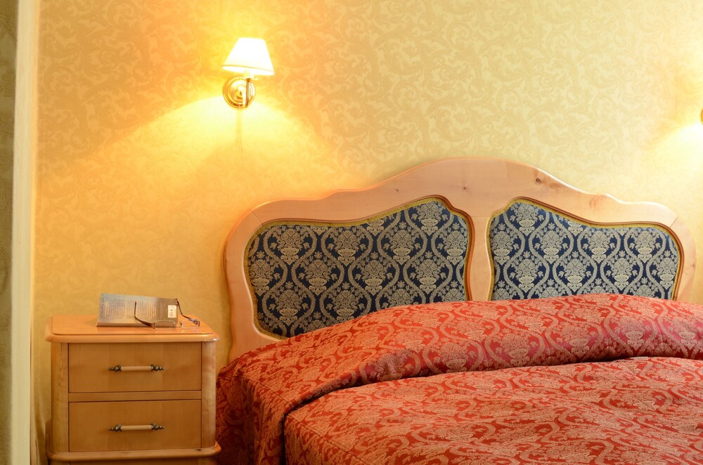 Foto - Dedek Park - historyczny dworek w pięknym Parku Skaryszewskim obok Stadionu Narodowego