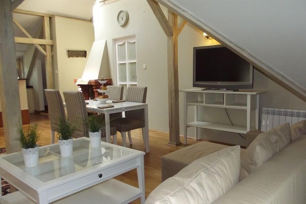 Foto - Dedek Park - historyczny dworek w pięknym Parku Skaryszewskim obok Stadionu Narodowego