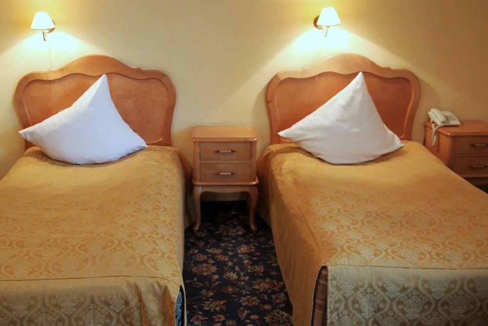 Foto - Dedek Park - historyczny dworek w pięknym Parku Skaryszewskim obok Stadionu Narodowego