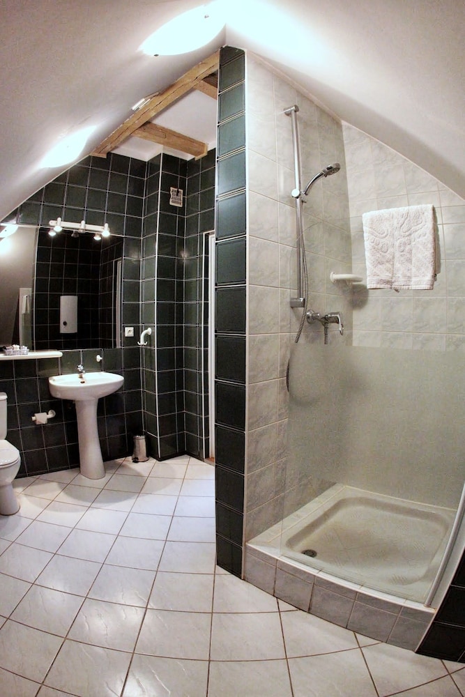 Foto - Dedek Park - historyczny dworek w pięknym Parku Skaryszewskim obok Stadionu Narodowego