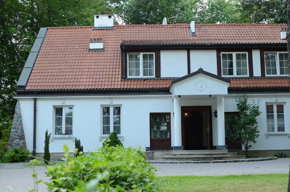 Foto - Dedek Park - historyczny dworek w pięknym Parku Skaryszewskim obok Stadionu Narodowego