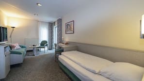 Allergikerbettwaren, Betten mit Memory-Foam-Matratzen, Minibar