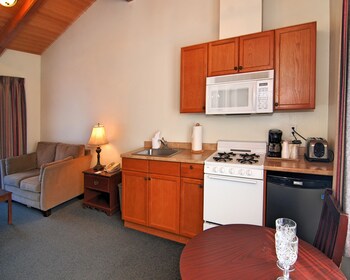 Bide A Wee Inn Monterey 2020 Room Prices Reviews Travelocity