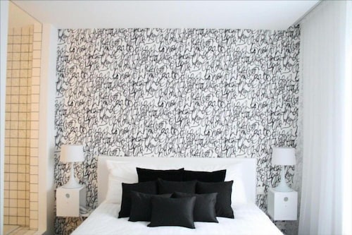 Hotel Esperance in Brussels, Belgium
