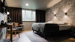 Desk, free cribs/infant beds, free WiFi, linens