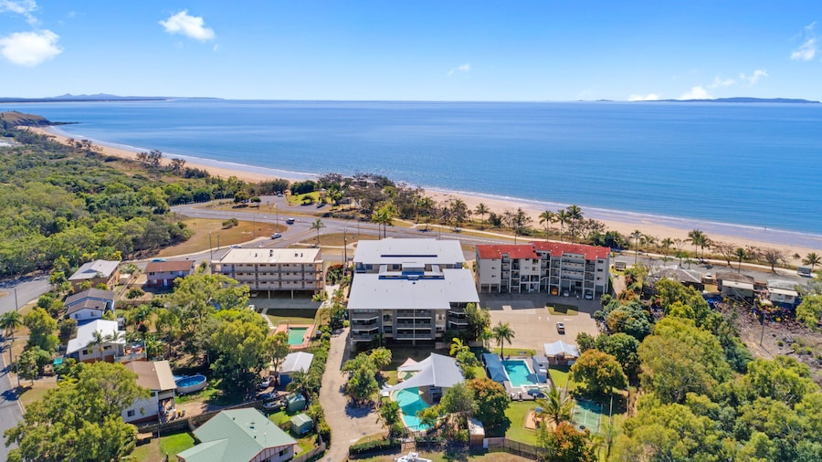 Beaches on Lammermoor Apartments