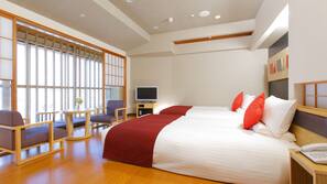 Down duvet, in-room safe, desk, blackout curtains