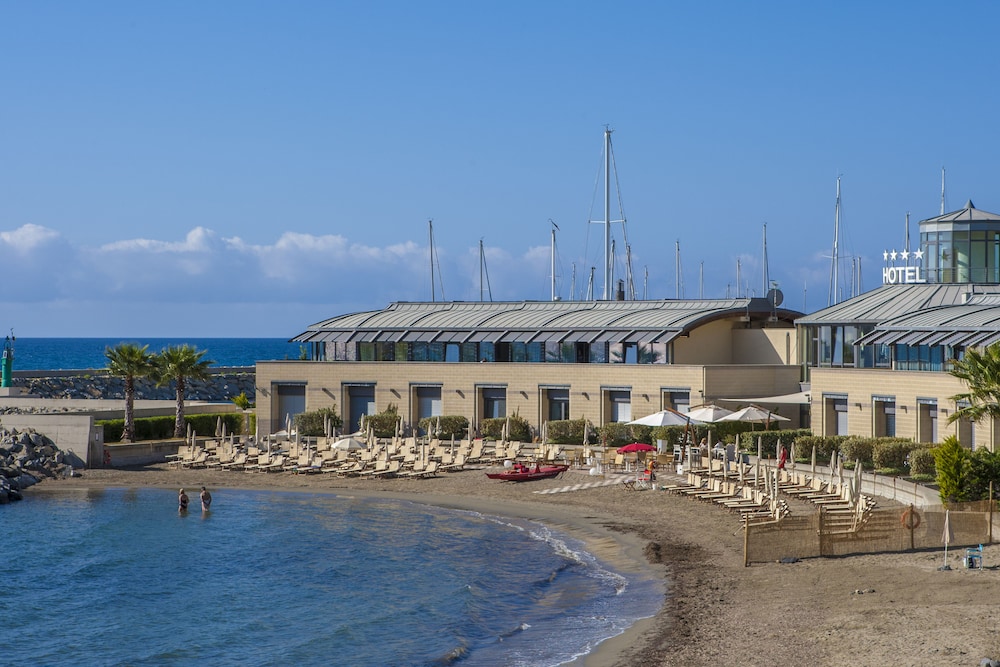 Hotel Riviera Dei Fiori San Lorenzo Al Mare Ita Best Price Guarantee Lastminute Co Nz