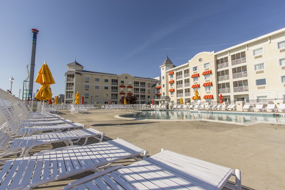 Cedar Point's Hotel Breakers 2019 Room Prices 191, Deals & Reviews