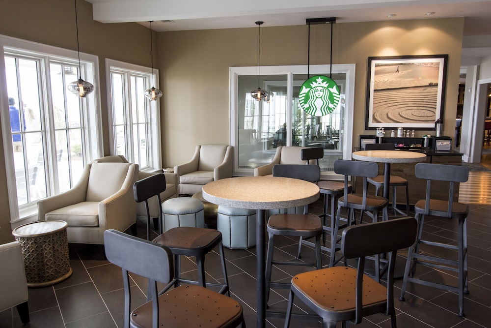 Cedar Point's Hotel Breakers in Sandusky Best Rates & Deals on Orbitz