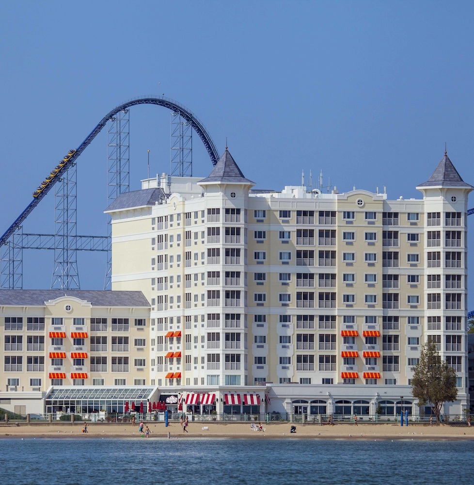 Cedar Point's Hotel Breakers, Sandusky Room Prices & Reviews Travelocity