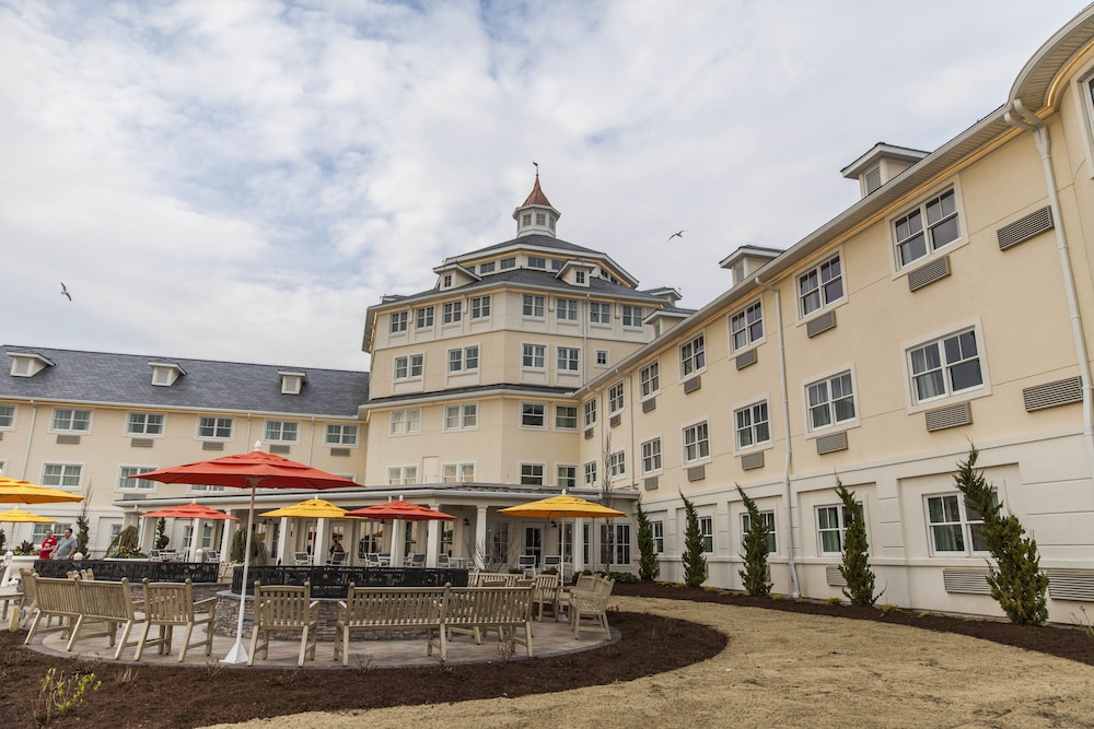 Cedar Point's Hotel Breakers 2019 Room Prices 191, Deals & Reviews Expedia