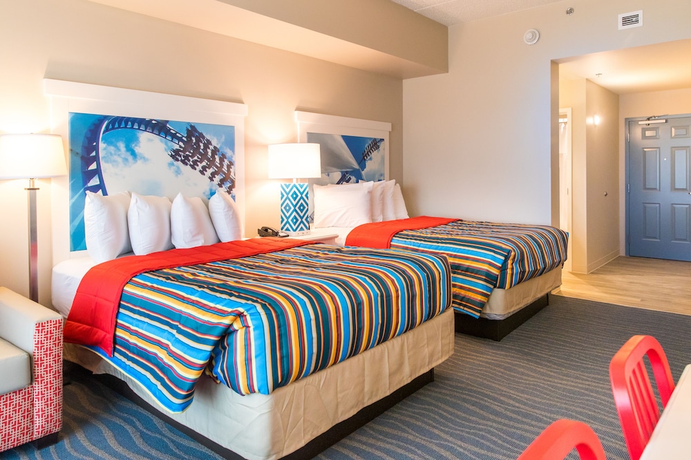 Cedar Point's Hotel Breakers 2019 Room Prices 191, Deals & Reviews