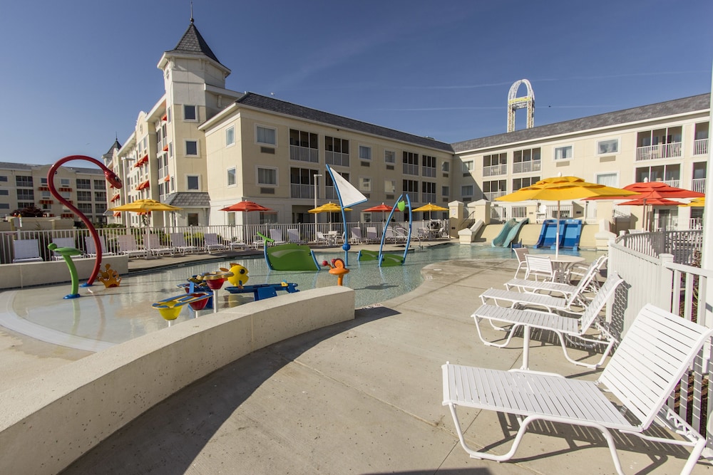 Cedar Point's Hotel Breakers, Sandusky Room Prices & Reviews Travelocity
