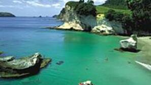 Beach nearby, white sand, beach towels