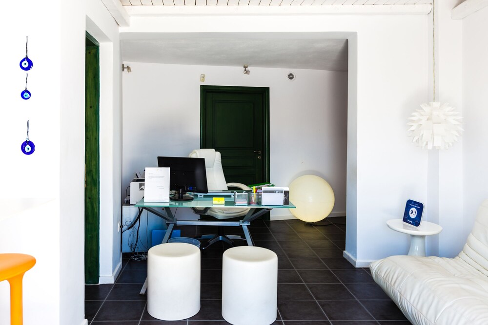 Avant Garde Suites Santorini 2018 Hotel S Expedia Exterior Featured Image Check In Out Kiosk