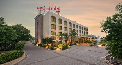Lion Lords Inn Rajula