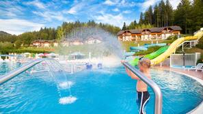 Piscine couverte, 2 piscines extérieures