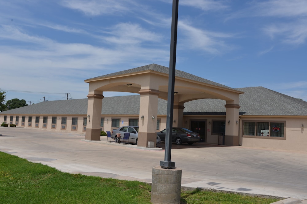 Irish Inn And Suites in Muleshoe Best Rates & Deals on Orbitz