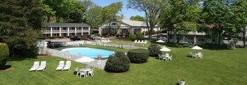 ShoreWay Acres Inn & Cape Cod Lodging