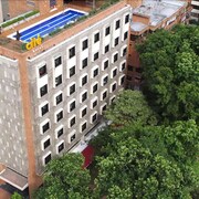 hoteles con piscina en bogota y