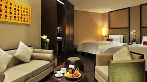 Premium bedding, down duvet, free minibar, in-room safe