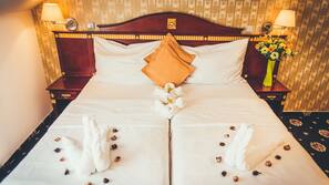 In-room safe, desk, iron/ironing board, free WiFi
