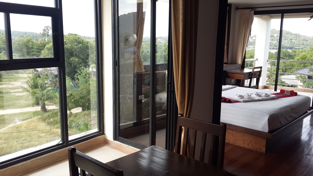 Chaweng Lakeview Condotel Reviews Photos Rates - 