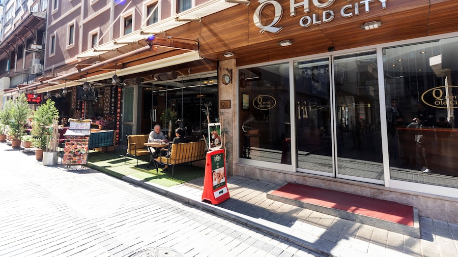 Q Hotel Old City