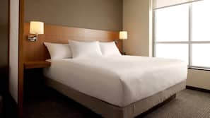 Roupas de cama premium, camas com colchões pillow-top, escrivaninha