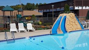 Indoor pool, seasonal outdoor pool, sun loungers