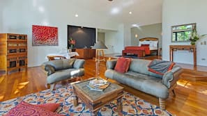 Premium bedding, iron/ironing board, WiFi, wheelchair access