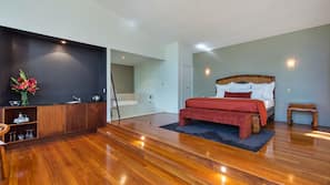 Premium bedding, iron/ironing board, WiFi, wheelchair access