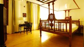 Premium bedding, in-room safe, individually decorated