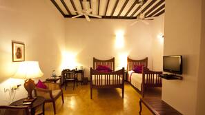 Premium bedding, in-room safe, individually decorated