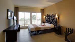 Minibar, in-room safe, individually decorated, individually furnished
