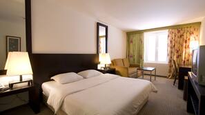 Minibar, in-room safe, soundproofing, iron/ironing board