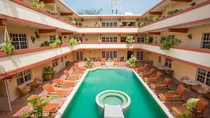 2 piscinas al aire libre