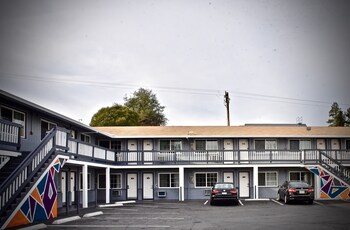Room Deals For Travel Inn Redding Starting At 85 Hotwire