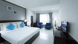 Minibar, in-room safe, desk, free WiFi