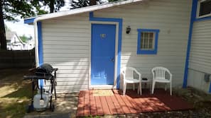 Rollaway beds, free WiFi, linens