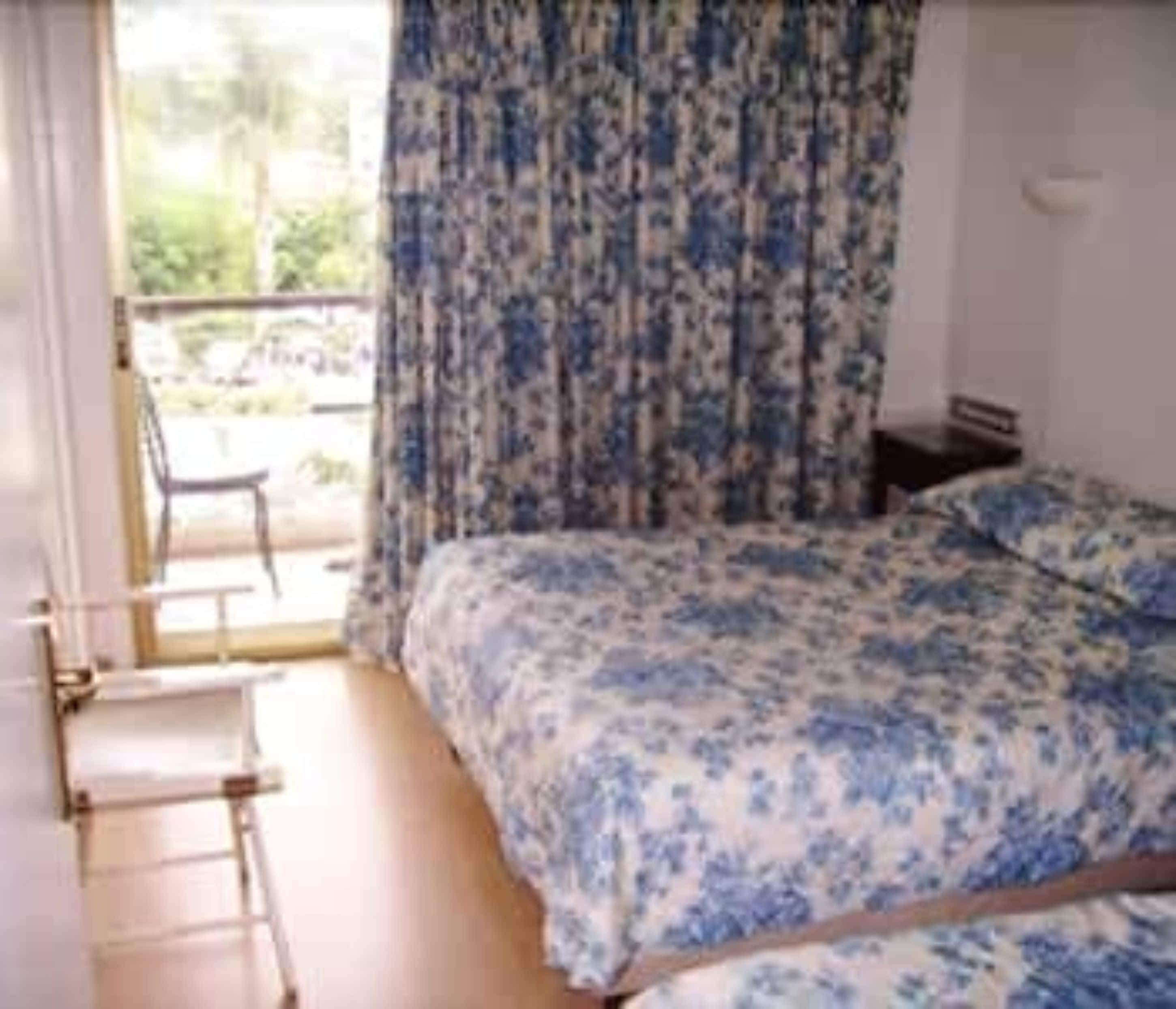 Hotel La Cle Du Sud in Le Cannet, France