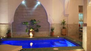 Piscine extérieure (ouverte en saison)
