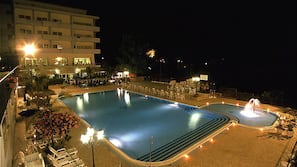 Piscine couverte, piscine extérieure