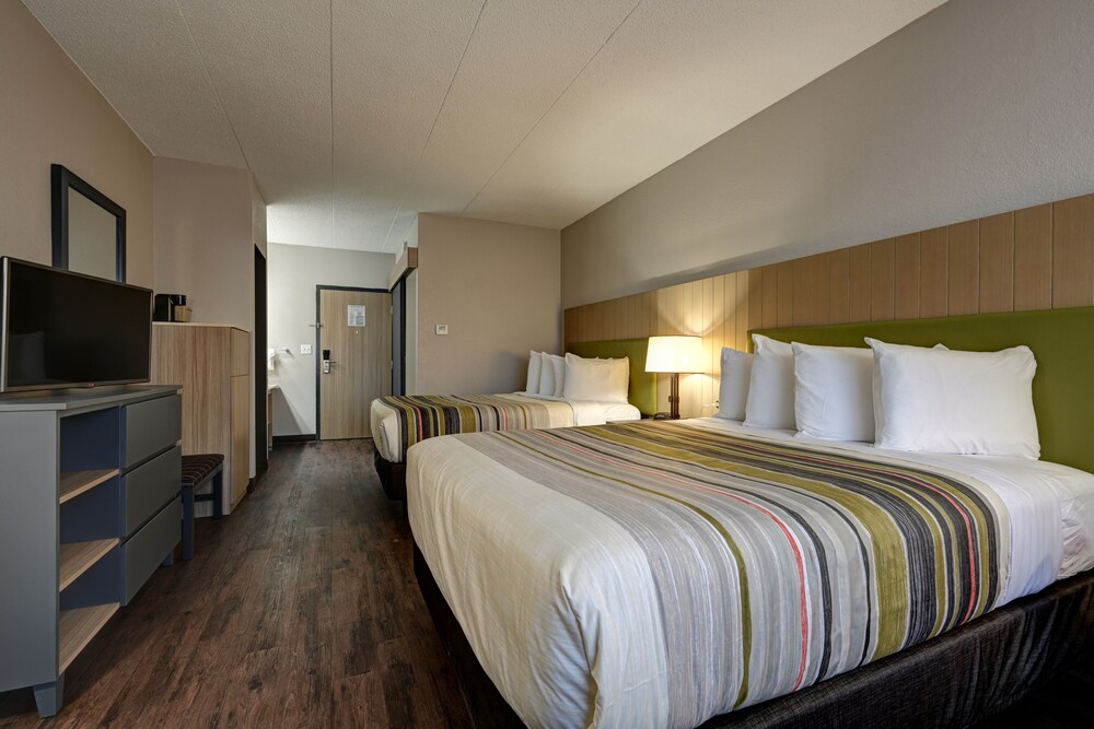 Country Inn & Suites by Radisson, Pierre, SD