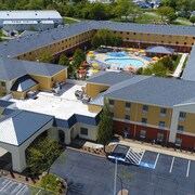 The 10 Best Hotels In Kelleys Island For 2018 Expedia Cedar Point S Express Hotel