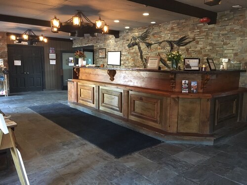 Milton Hotels From Hotel Deals Travelocity Mohawk Inn And Conference Centre