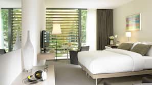 Egyptian cotton sheets, premium bedding, in-room safe, desk